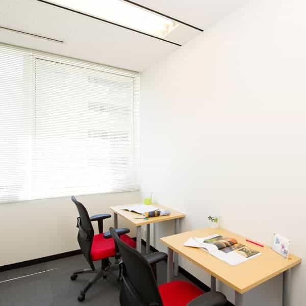 赤坂のレンタルオフィス「オープンオフィス赤坂ビジネスプレイス」の専用個室
