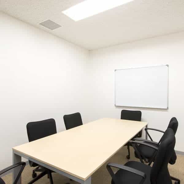 赤坂のレンタルオフィス「オープンオフィス溜池山王」の会議室