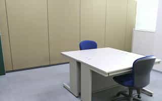 吉塚のレンタルオフィス「福岡県中小企業振興センター インキュベート室」の個室