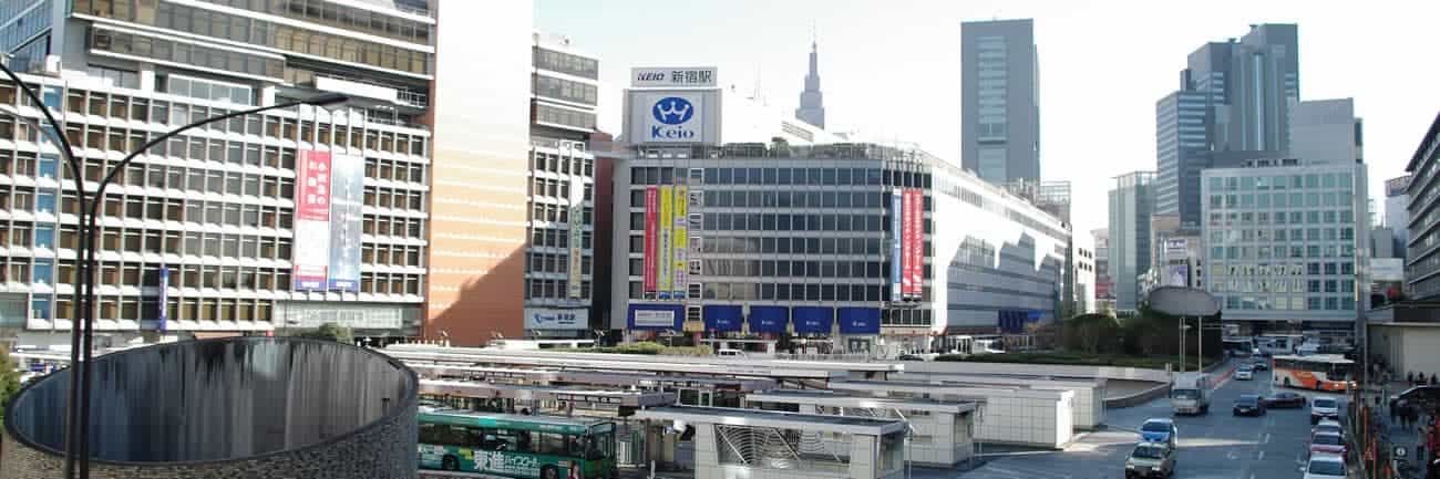 新宿のオフィス街