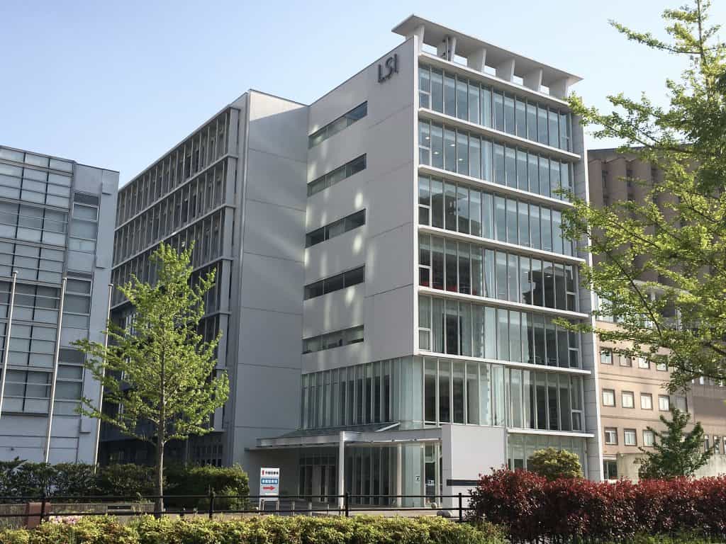 福岡市早良区百道浜のレンタルオフィス「福岡システムLSI総合開発センター インキュベーションルーム」の外観