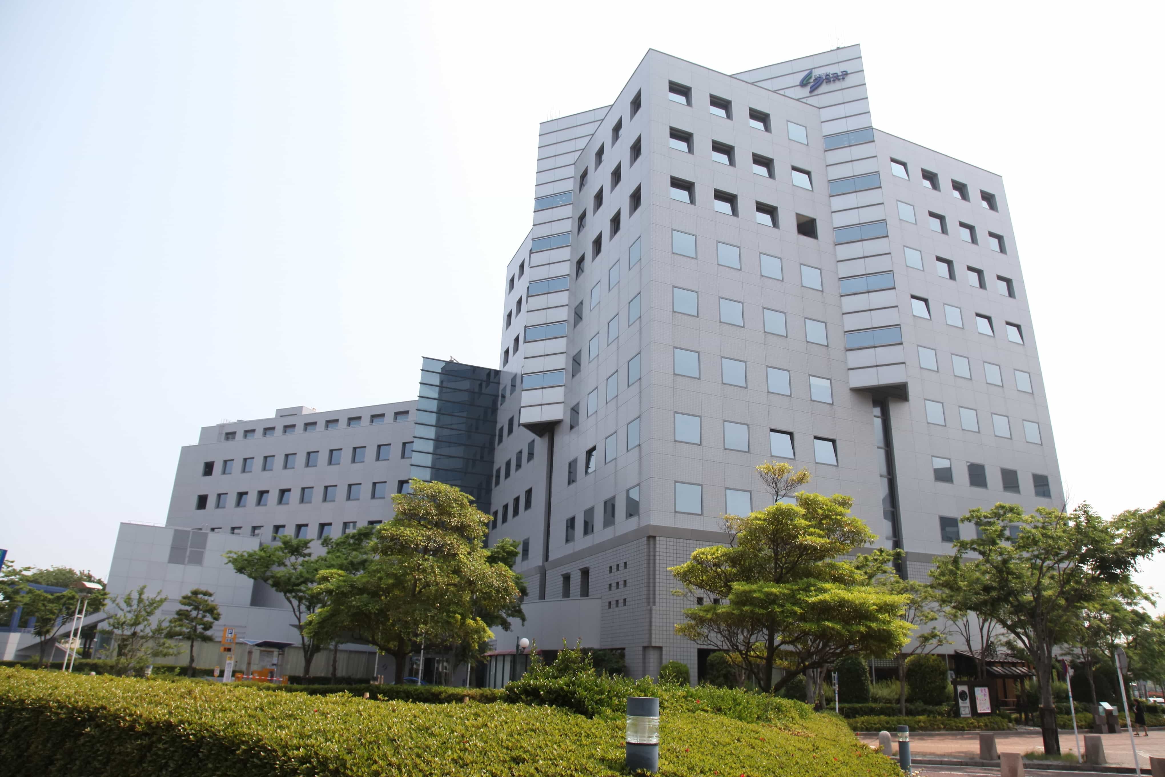 福岡市早良区百道浜のレンタルオフィス「福岡ソフトリサーチパーク」の外観