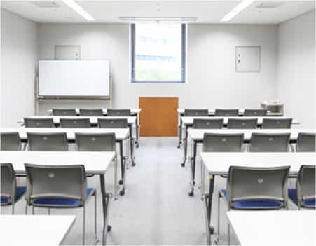 福岡市早良区百道浜のレンタルオフィス「福岡ソフトリサーチパーク」の会議室