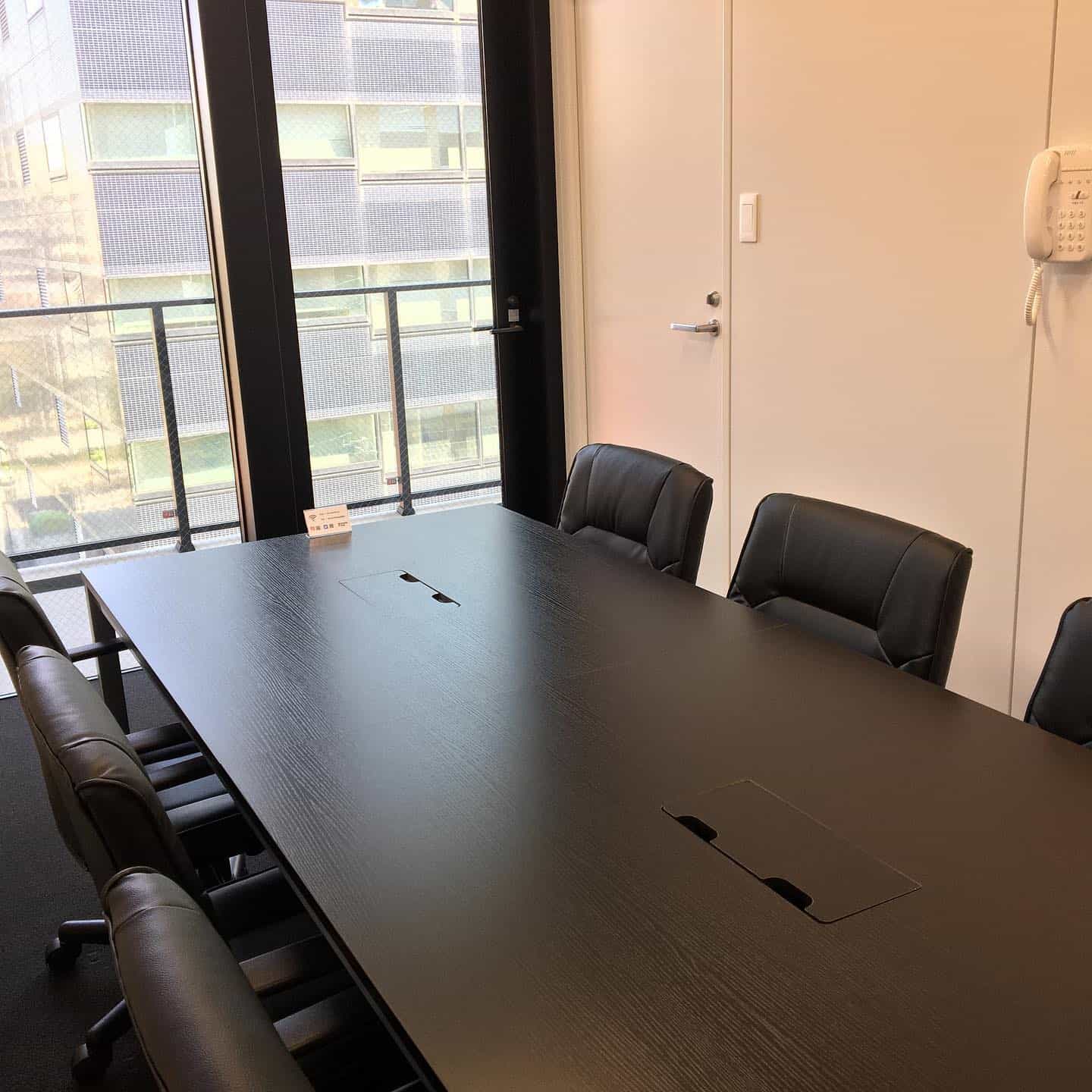 博多のレンタルオフィス「i Growth Ship」の会議室