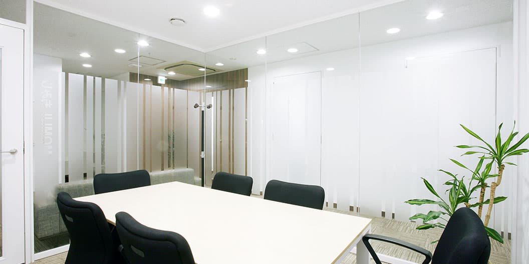 オープンオフィス広島大手町の会議室