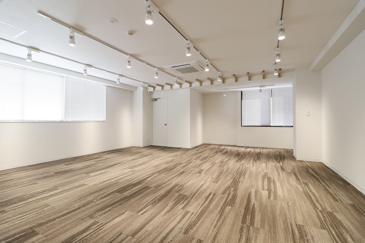 THE HUB 神田小川町BASEの個室オフィス