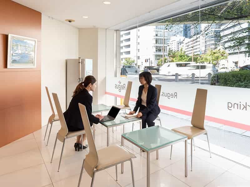 リージャス名古屋国際センター駅前のラウンジ