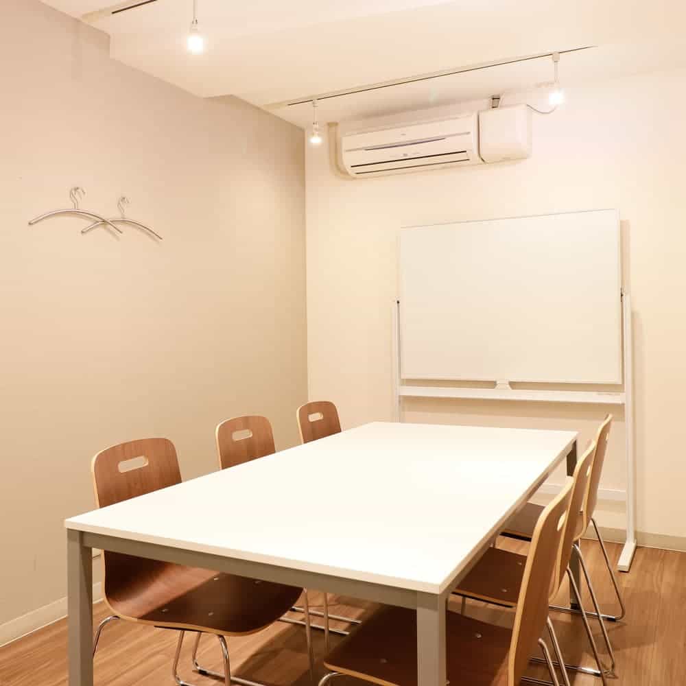 日本橋茅場町ビジネスセンター（アセットデザイン）の会議室