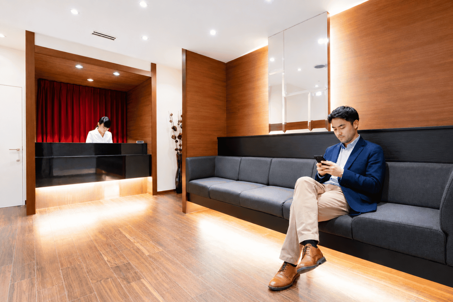 THE HUB 日本橋大伝馬町のエントランス