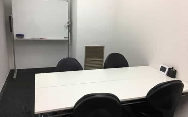 中央区のレンタルオフィス「ワーカーズ倶楽部 八丁堀」の会議室