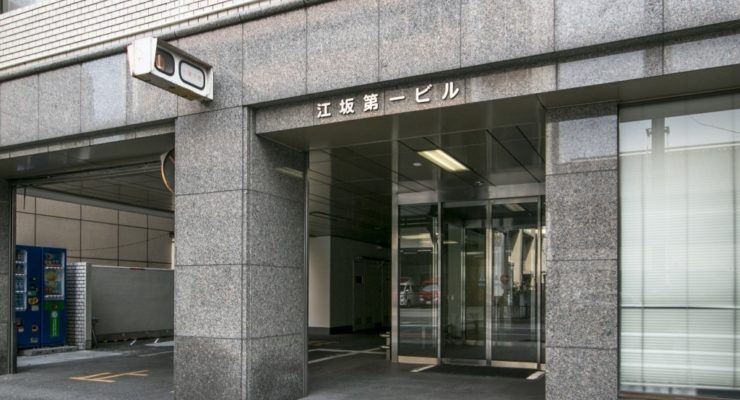 大阪府吹田市のレンタルオフィス「ビズサークル 新大阪江坂」の外観