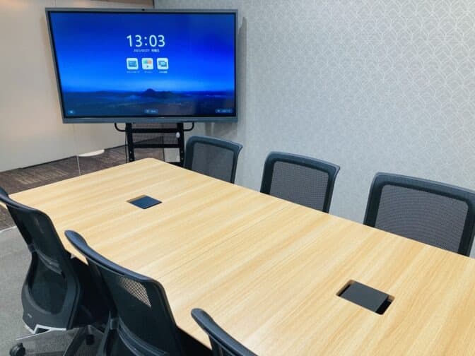 梅田のレンタルオフィス「BIZcomfort大阪東梅田」の会議室