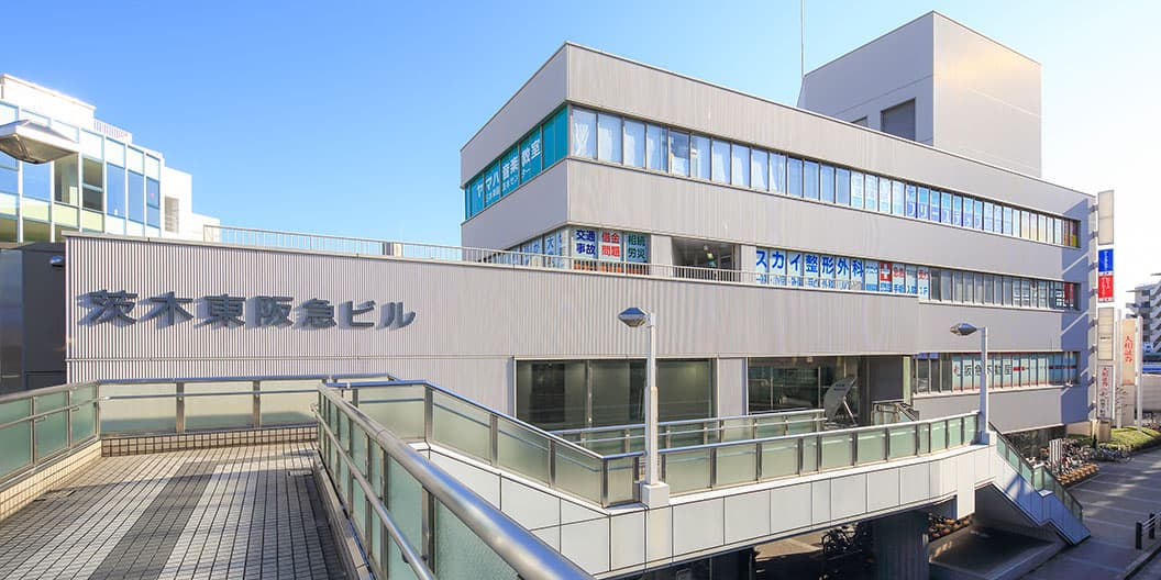 大阪府茨木市のレンタルオフィス「リージャスエクスプレス阪急茨木市駅」の外観