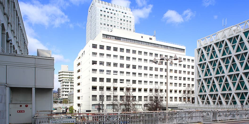 大阪府豊中市のレンタルオフィス「リージャスエクスプレス阪急千里中央」の外観
