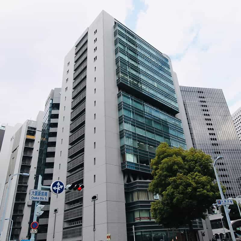 梅田のレンタルオフィス「リージャス梅田スクエア」の外観