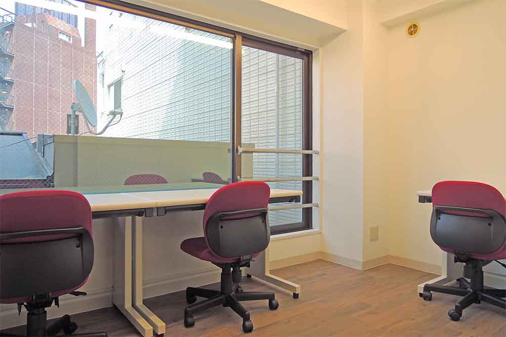 豊島インキュベーションセンターの3名様窓付き個室オフィス