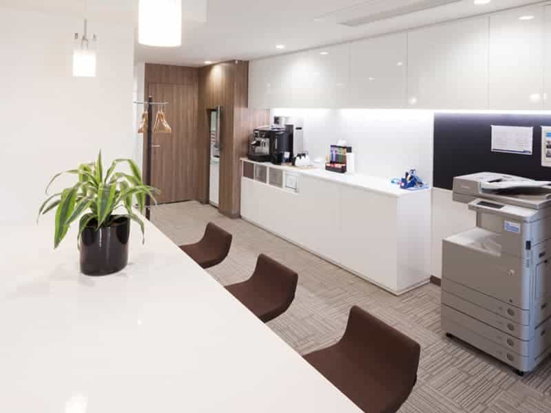 札幌・大通公園のレンタルオフィス「リージャス札幌大通」のコワーキングスペース