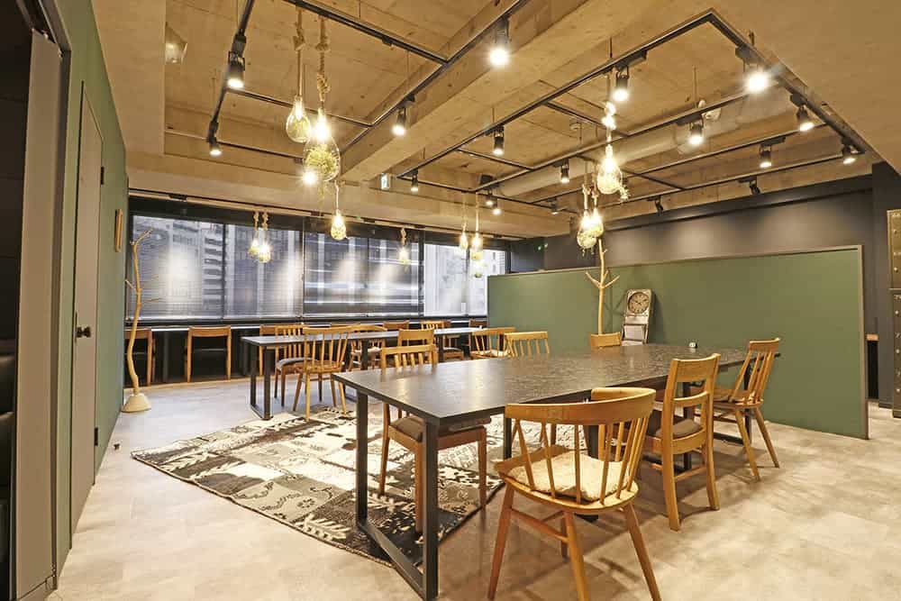 渋谷のレンタルオフィス「THE HUB渋谷」のコワーキングスペース