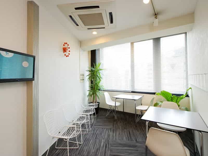 渋谷のレンタルオフィス「オープンオフィス渋谷TOC」のラウンジ