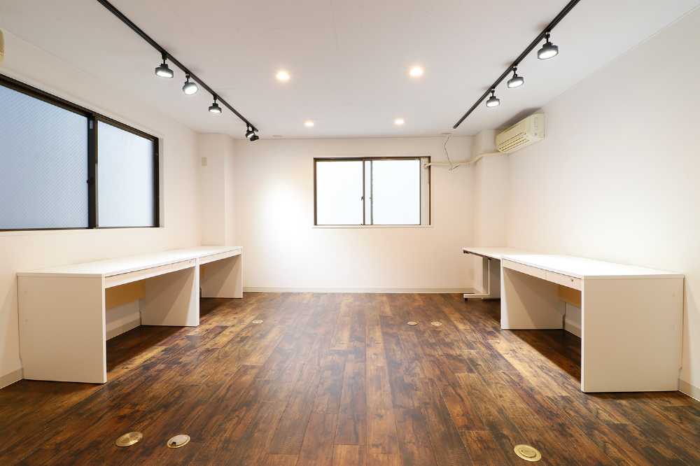 表参道のレンタルオフィス「THE HUB 渋谷2丁目」の個室オフィス