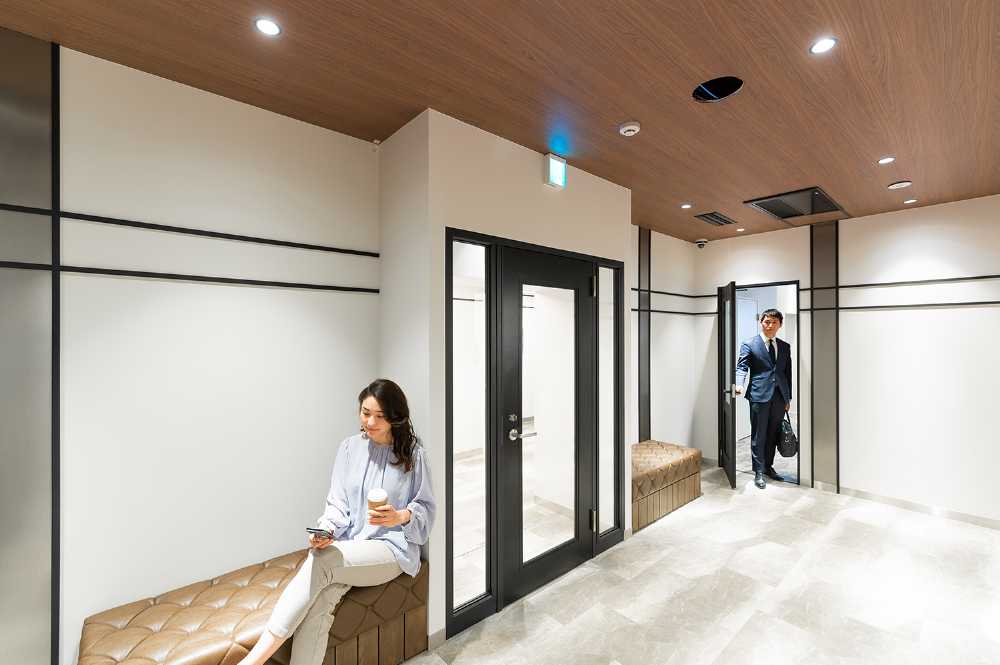 品川のレンタルオフィス「THE HUB 品川」のエントランス