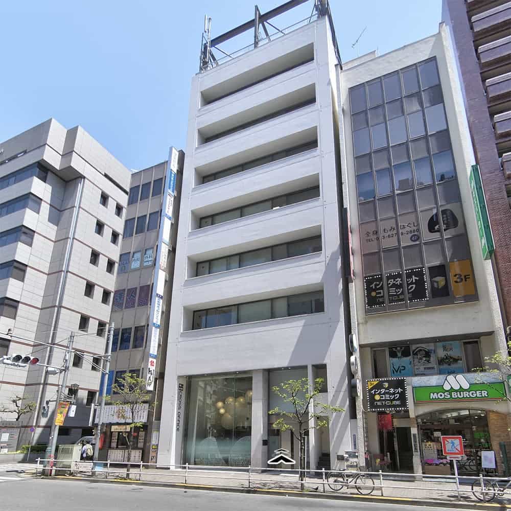 クロスオフィス新宿」の外観