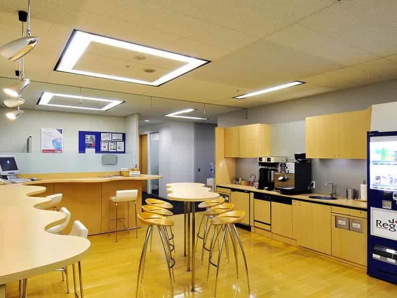 新宿のレンタルオフィス「リージャス新宿パークタワー」のシェアオフィス（コワーキングスペース）