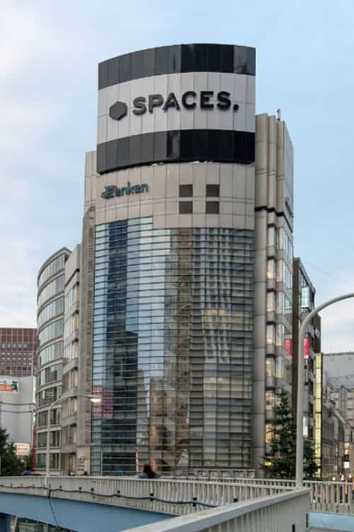 SPACES新宿の外観