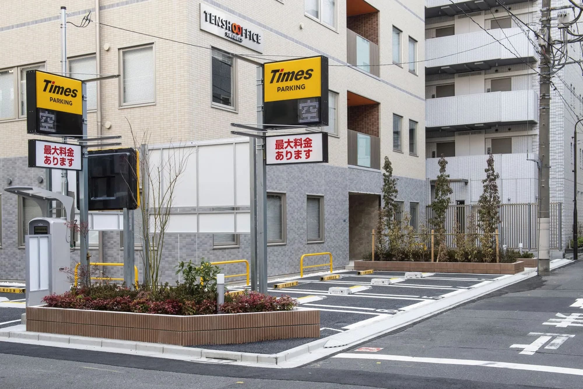 天翔オフィス新宿三丁目の駐車場