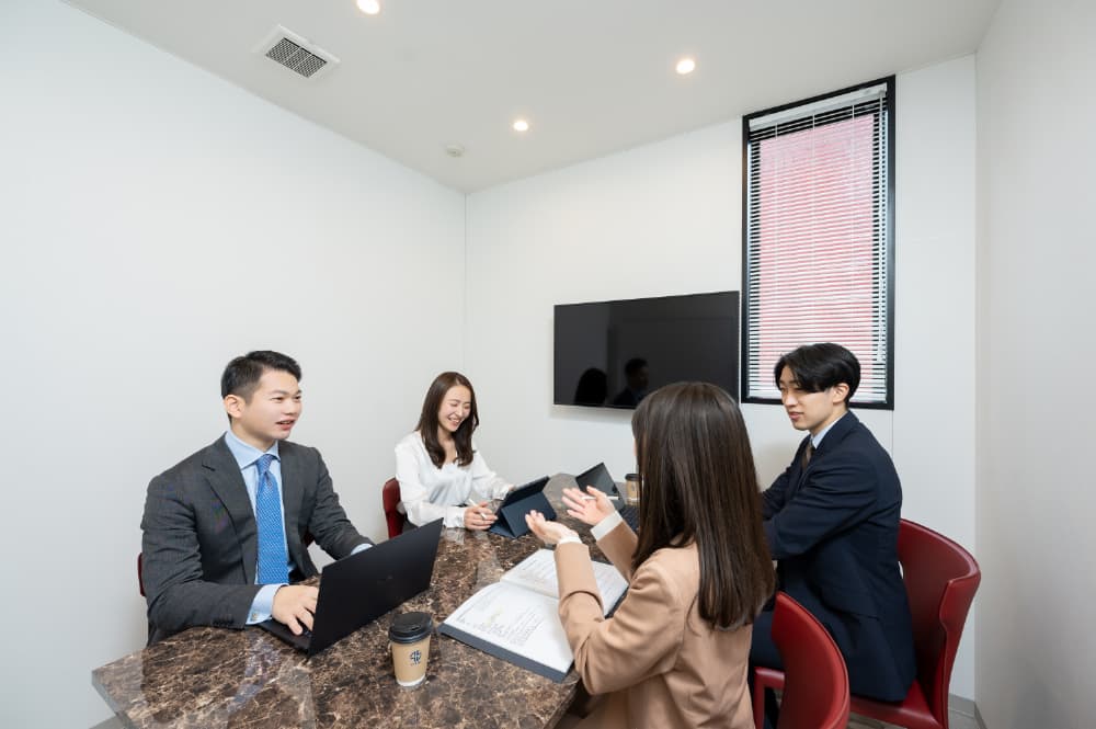 田町のレンタルオフィス「THE HUB 田町」の会議室