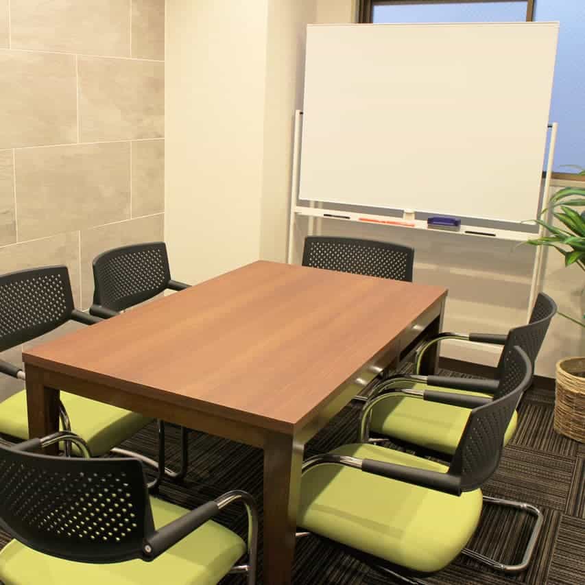 RJ上野の会議室。無料で利用可能なミーティングルーム