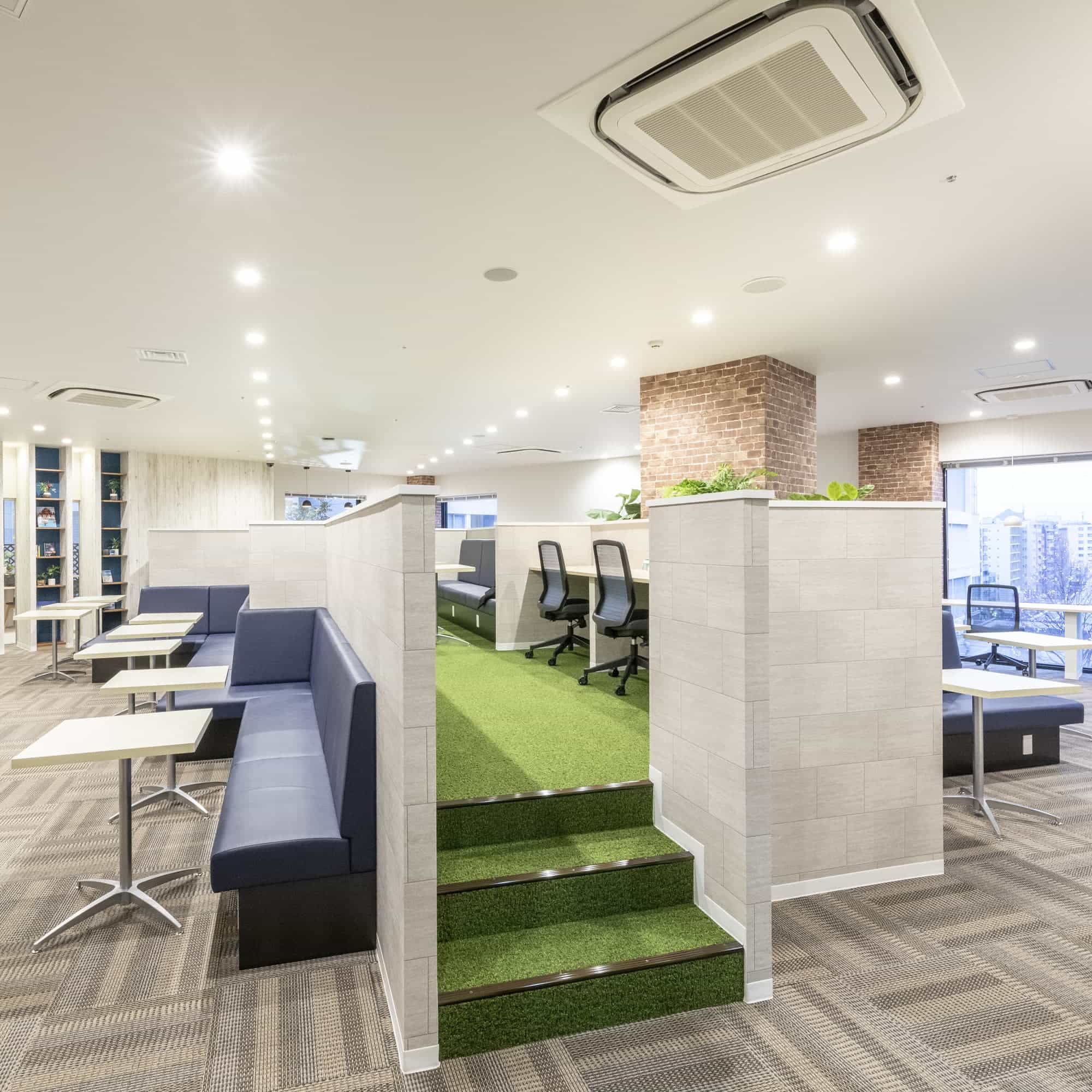 BIZcomfortセンター北のラウンジ