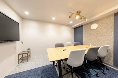 BIZcomfort横浜鶴屋町の会議室