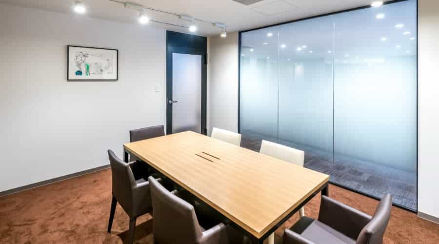 エキスパートオフィス新横浜の会議室