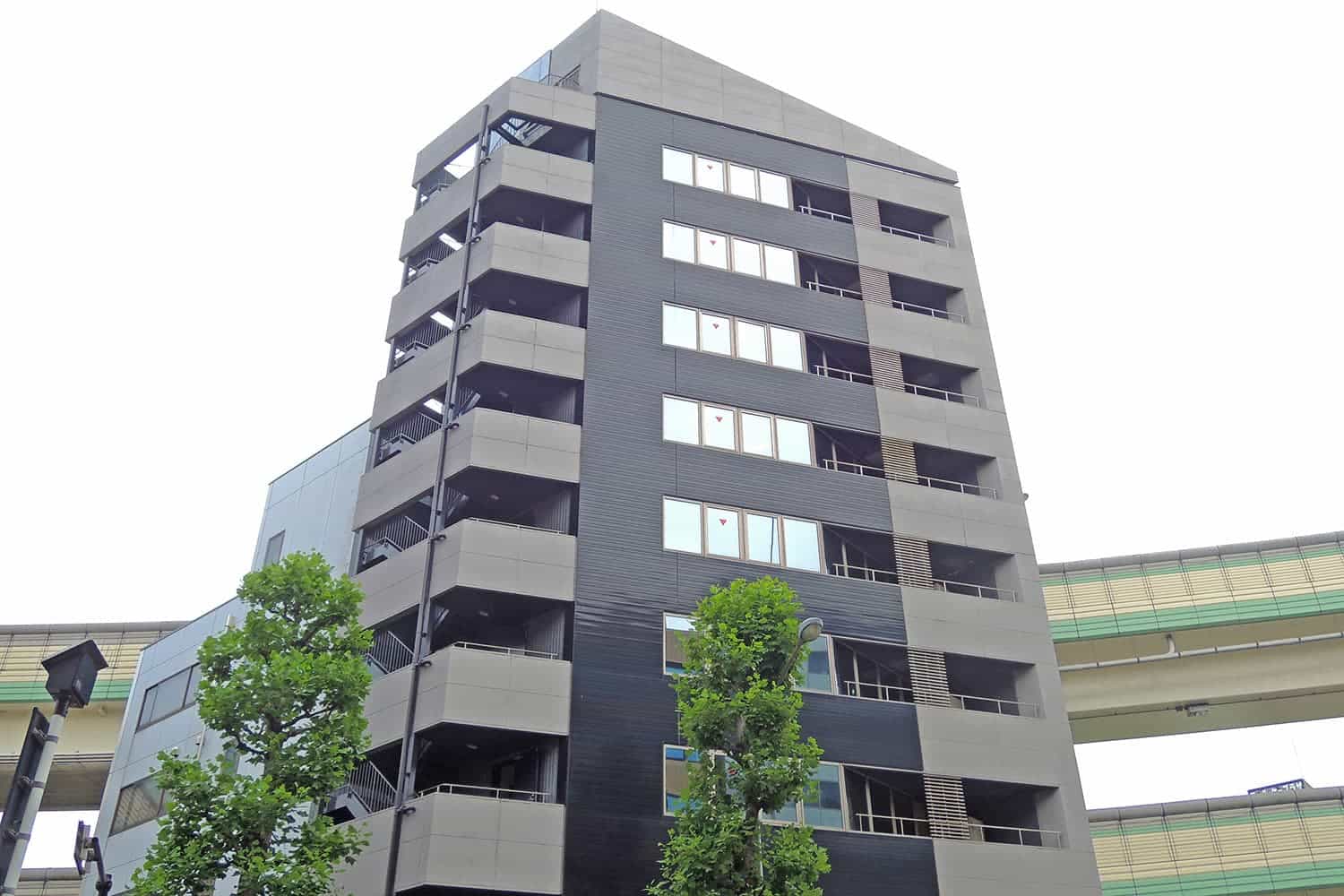 THE HUB 横浜WESTの外観
